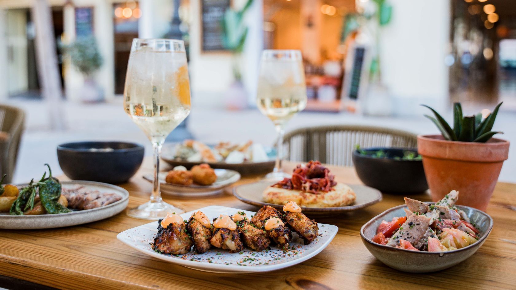 La Cava Restaurant Table